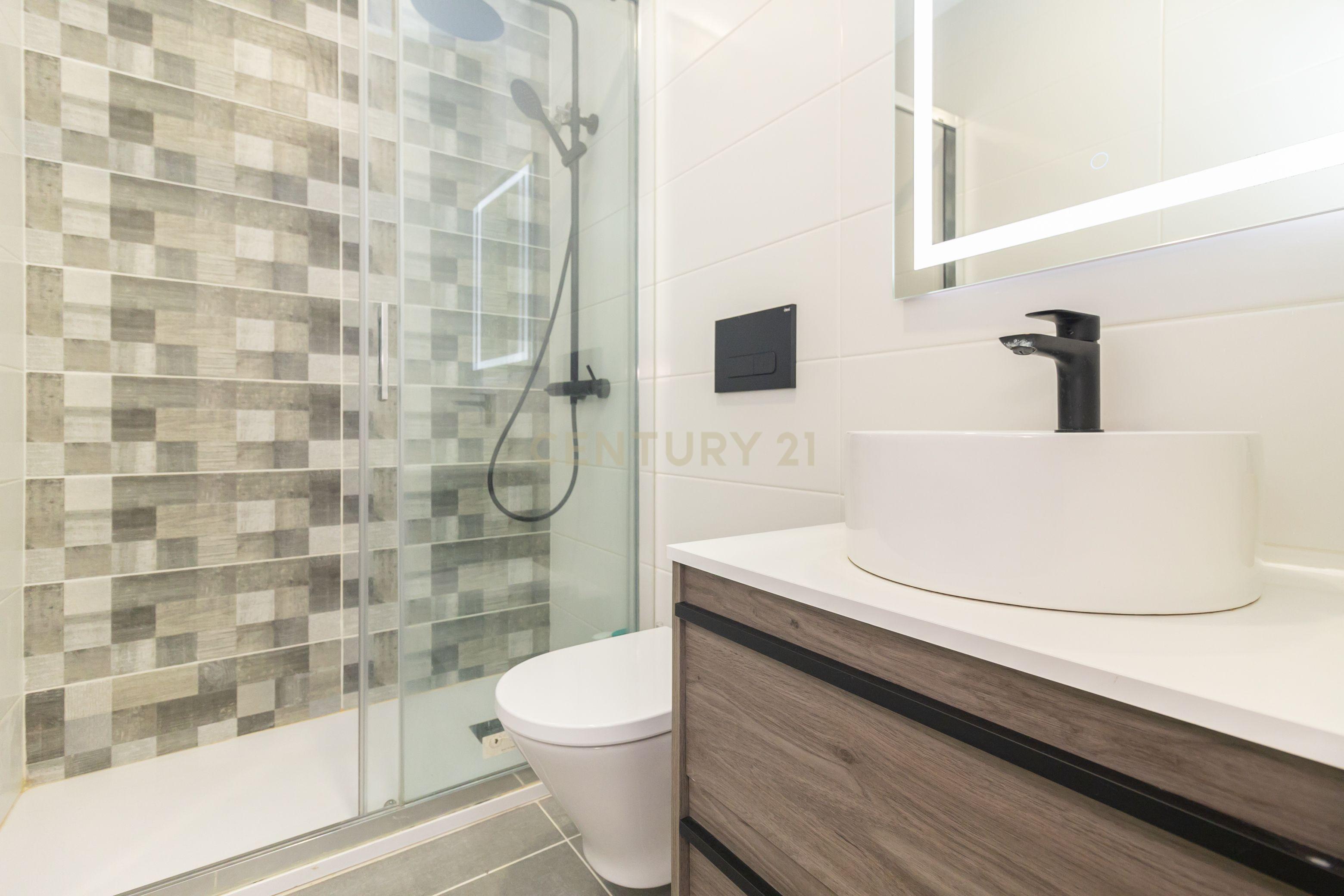 Apartamento T2 com quintal e estacionamento para morar ou investir! - Image 11