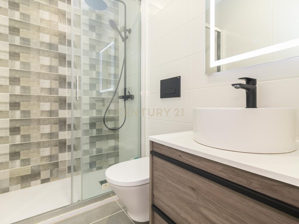 Apartamento T2 com quintal e estacionamento para morar ou investir! - Image 11