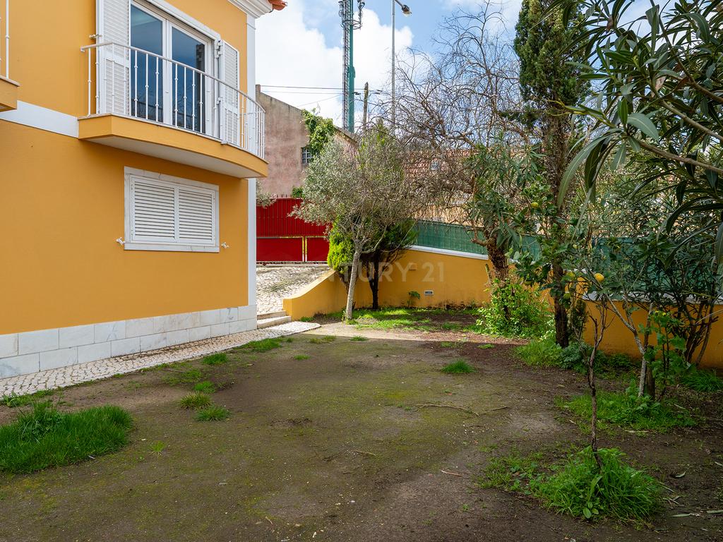 Fabulosa Moradia em Gaveto com Jardim - Image 56