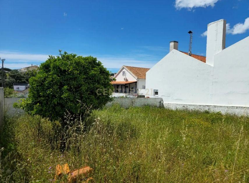 Moradia isolada, Charneca de Caparica, com 5+2 assoalhadas ( V3+1), lote de 584 m2, muito perto das praias - Image 10