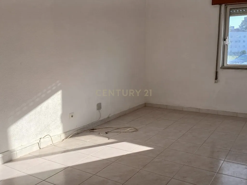 Apartamento T2 no Centro de Alhos Vedros - Image 7