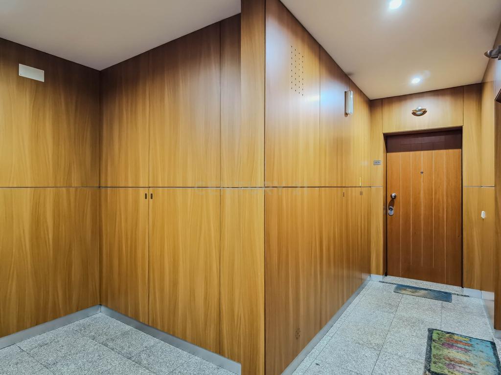 Apartamento T2 com Garagem e Arrumos — Coronado, São Mamede - Image 29