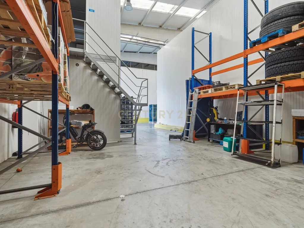 Armazém Industrial junto à Campo Oeste em A-dos-Cunhados - Image 37