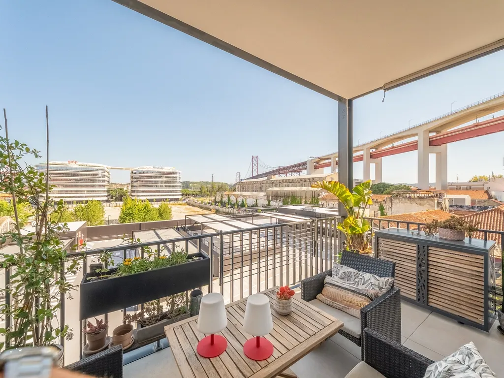 Apartamento T1 em Alcantara - com estacionamento - Image 3