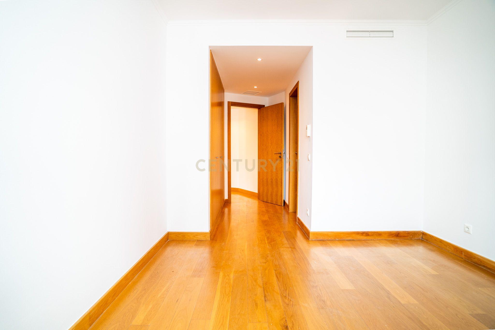Fotografia 10 de Apartamento T1 no Edifício ECRA com Lugar de Estacionamento