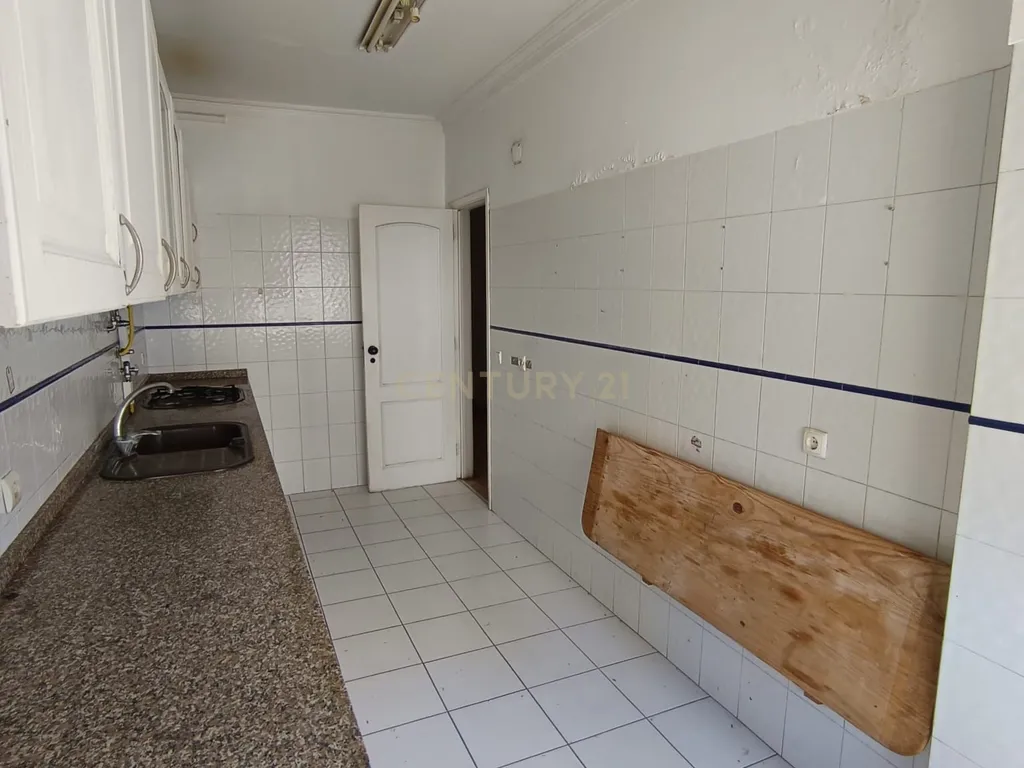Apartamento de 4 Assoalhadas - Cova da Piedade - União Piedense - Image 2