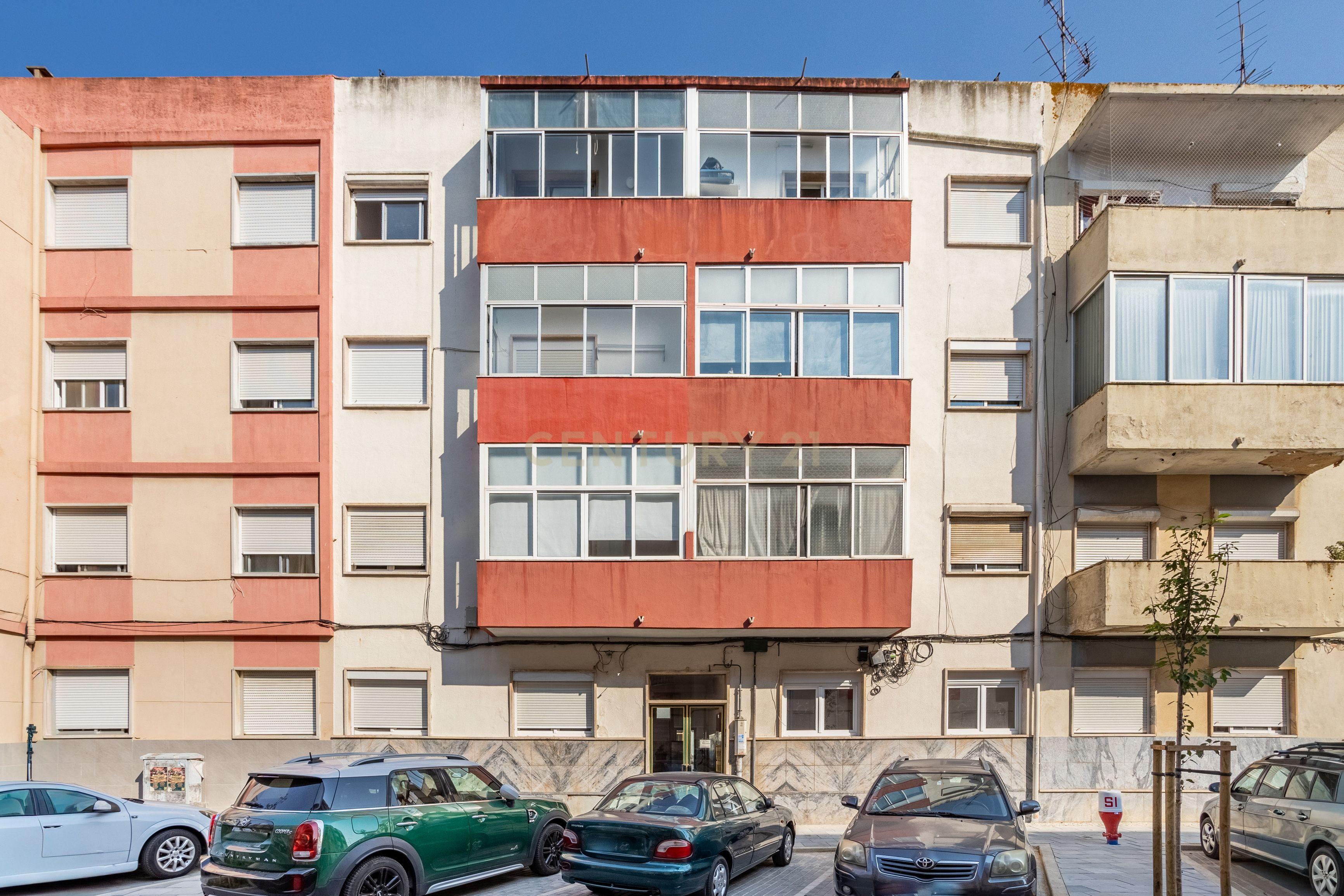 Fotografia 3 de Apartamento T2 Remodelado | Excelente Localização | Odivelas