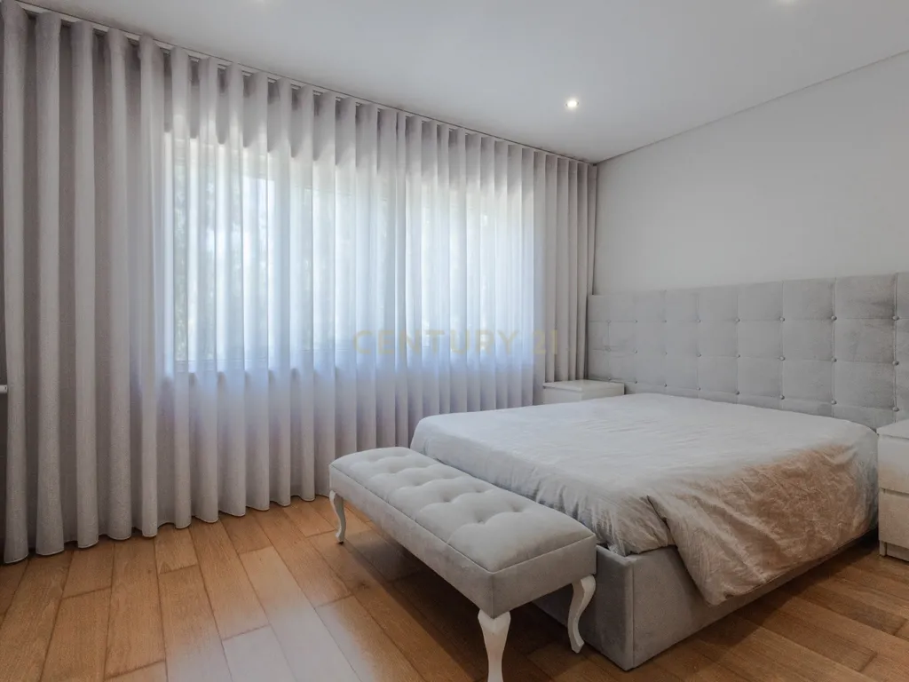 Moradia T3 de Excelência na Maia| 398 m² | 3 Suítes | Garagem para várias Viaturas - Image 21