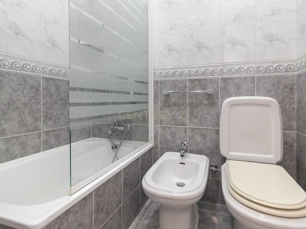 Moradia em Banda de 5 assoalhadas na Banática - Image 35