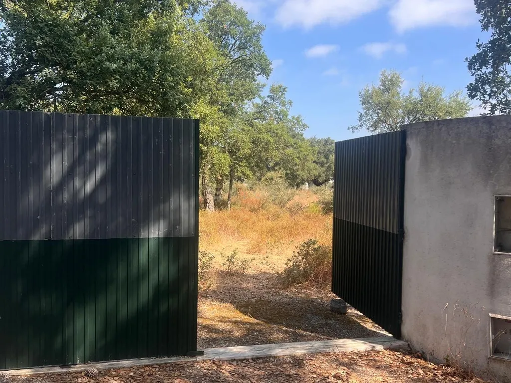 Terreno Urbano para Construção na Quinta do Quadrado em Alhos Vedros - Image 1