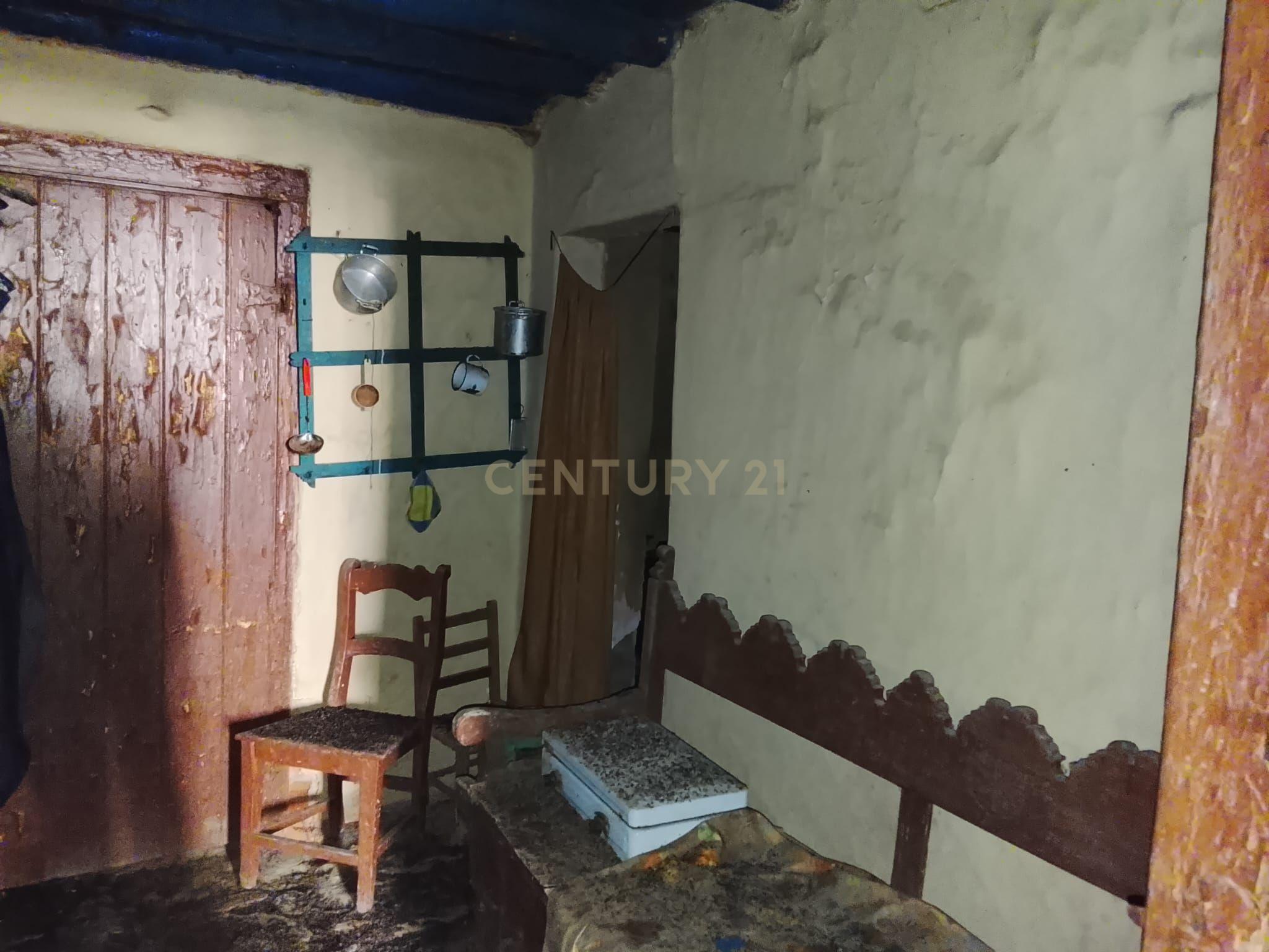 Fotografia 4 de Moradia para Recuperação no Alto Alentejo – Excelente Oportunidade de Investimento