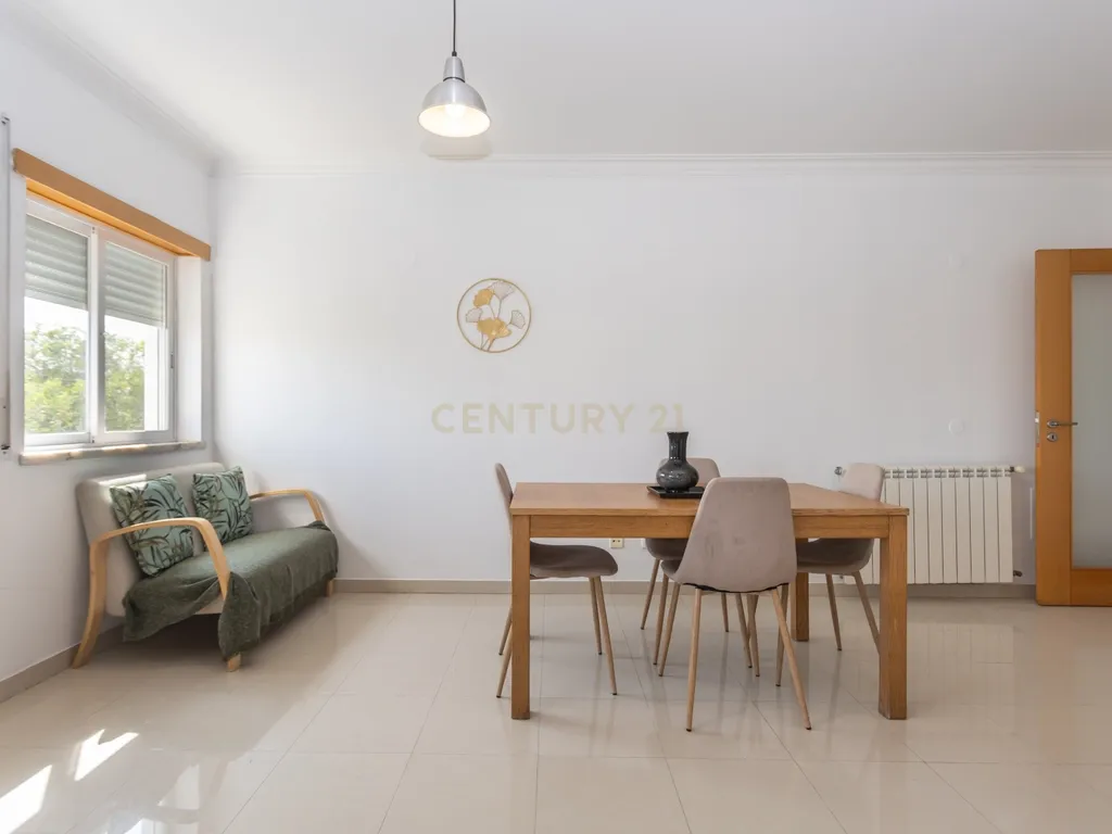 Apartamento T1+1 - Sobreda - Image 2