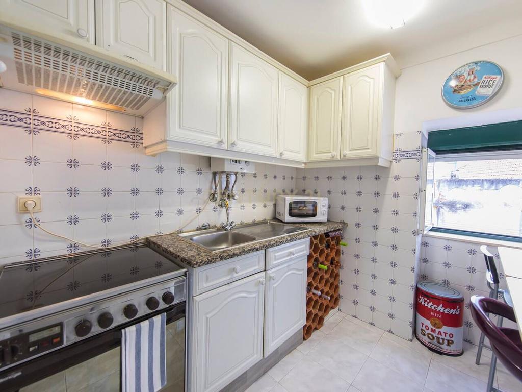 Apartamento T1 - Rua São Sebastião da Pedreira   - Image 21