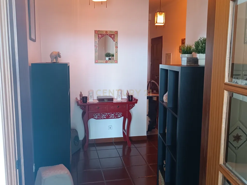 Apartamento T3 com 115 m² em Fazendas de Almeirim, concelho de Almeirim, distrito de Santarém. Apartamento localizado no 2. º andar de um edifício sem elevador. - Image 11