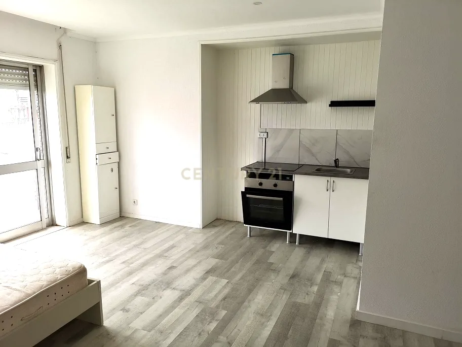 Prédio à rua D. Afonso Henriques (Giesta) - Image 11