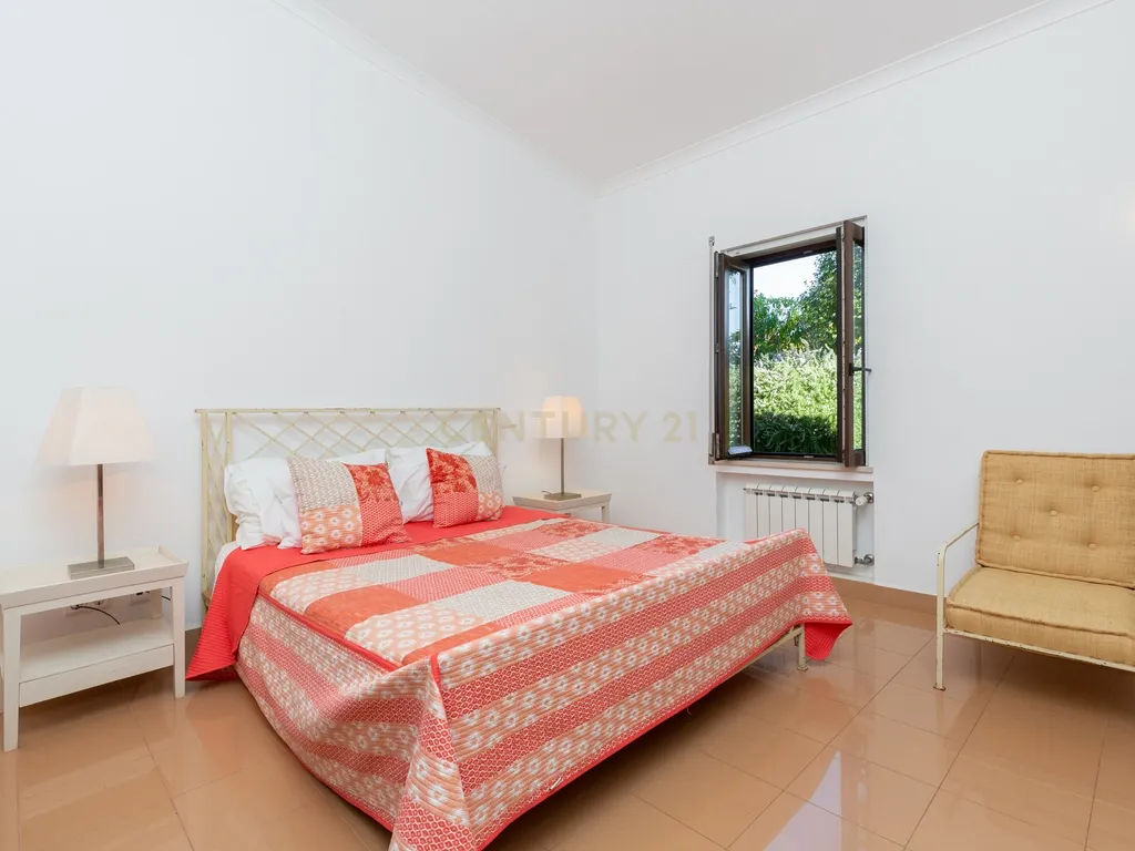 Moradia T4 Independente – Um Refúgio de Conforto e Elegância - Image 27
