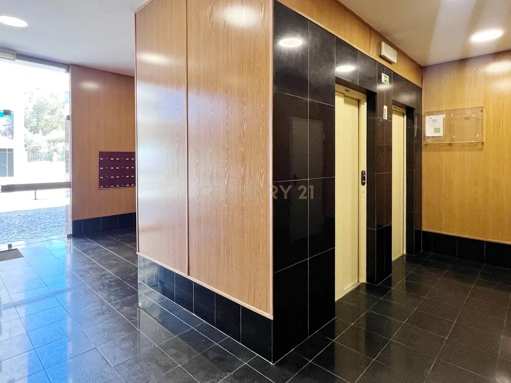 Apartamento T2 LUMIAR - Image 21