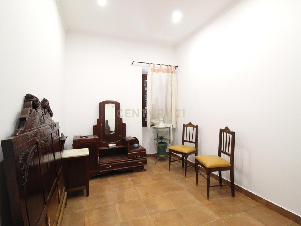 Moradia tradicional, 184 m2, em primeira linha de Santa Luzia. - Image 12