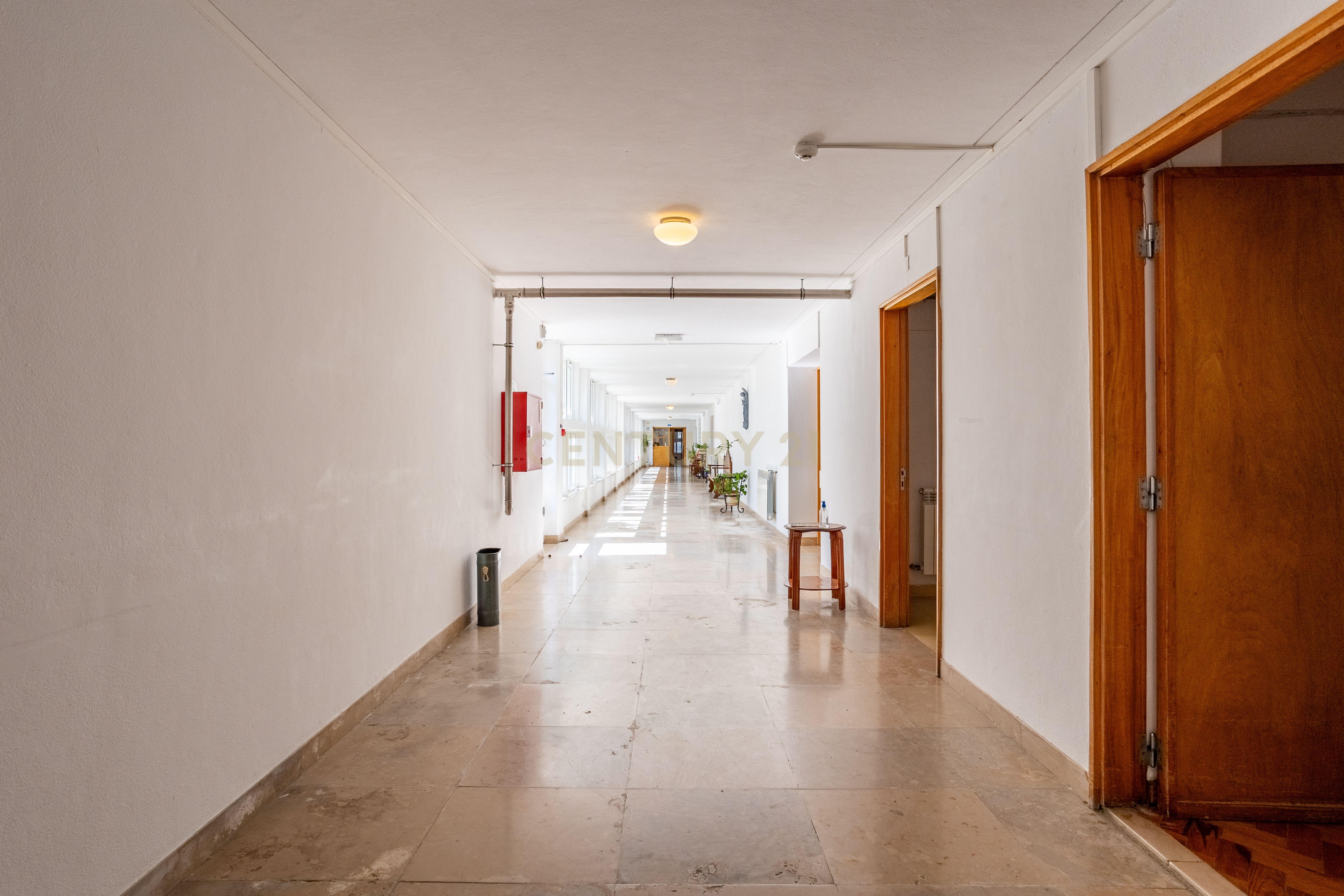 Prédio no Centro de Portalegre para investimento - Image 11