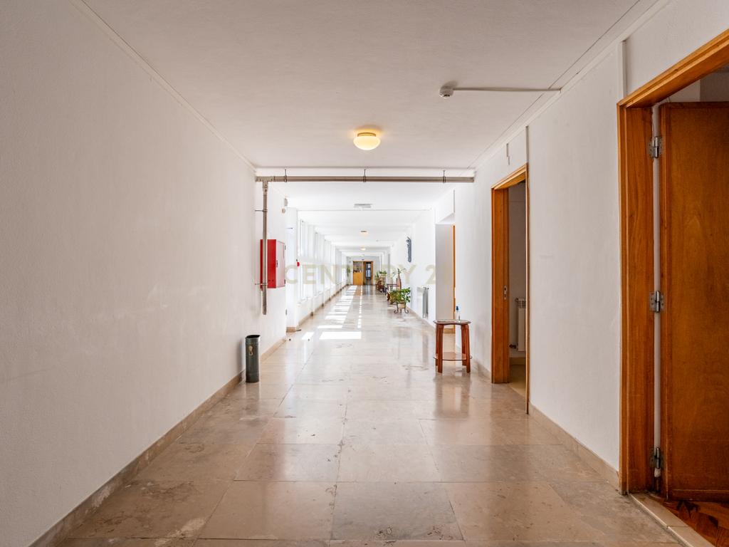 Prédio no Centro de Portalegre para investimento - Image 11