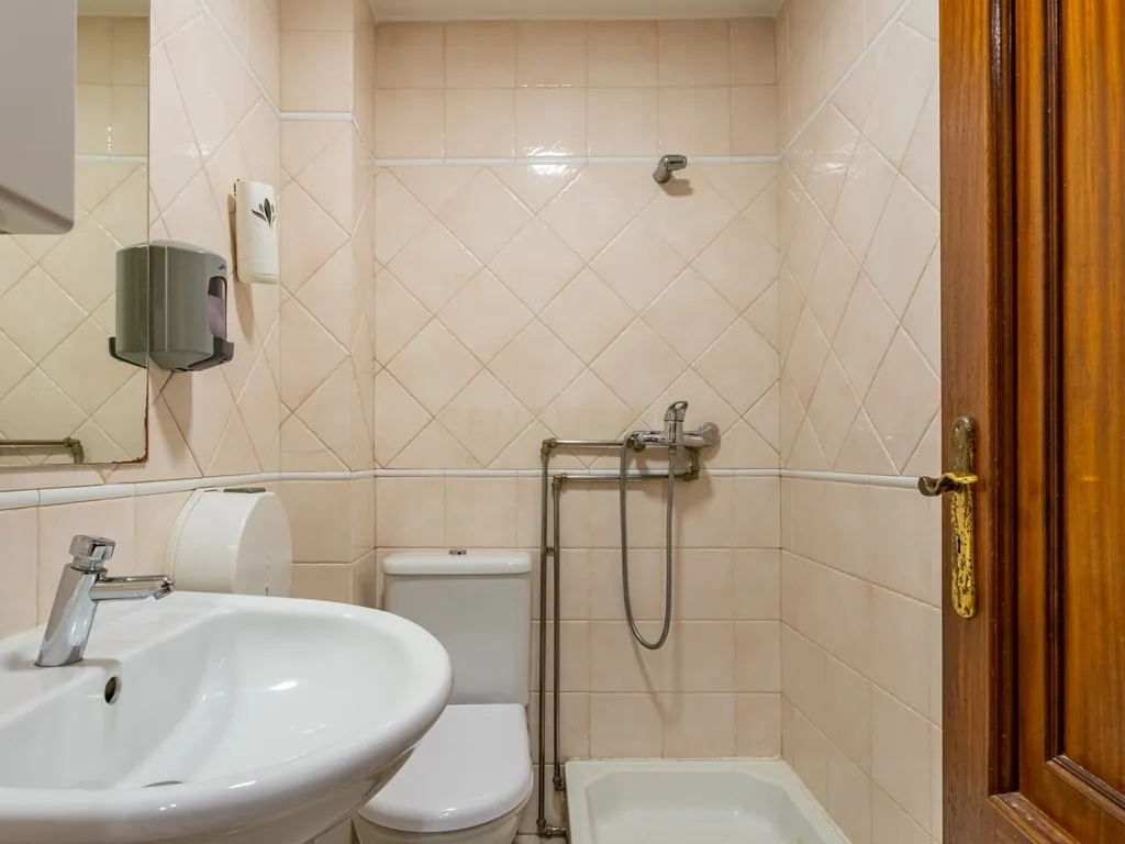 Espaço comercial no centro de Alverca junto às Finanças - Image 22