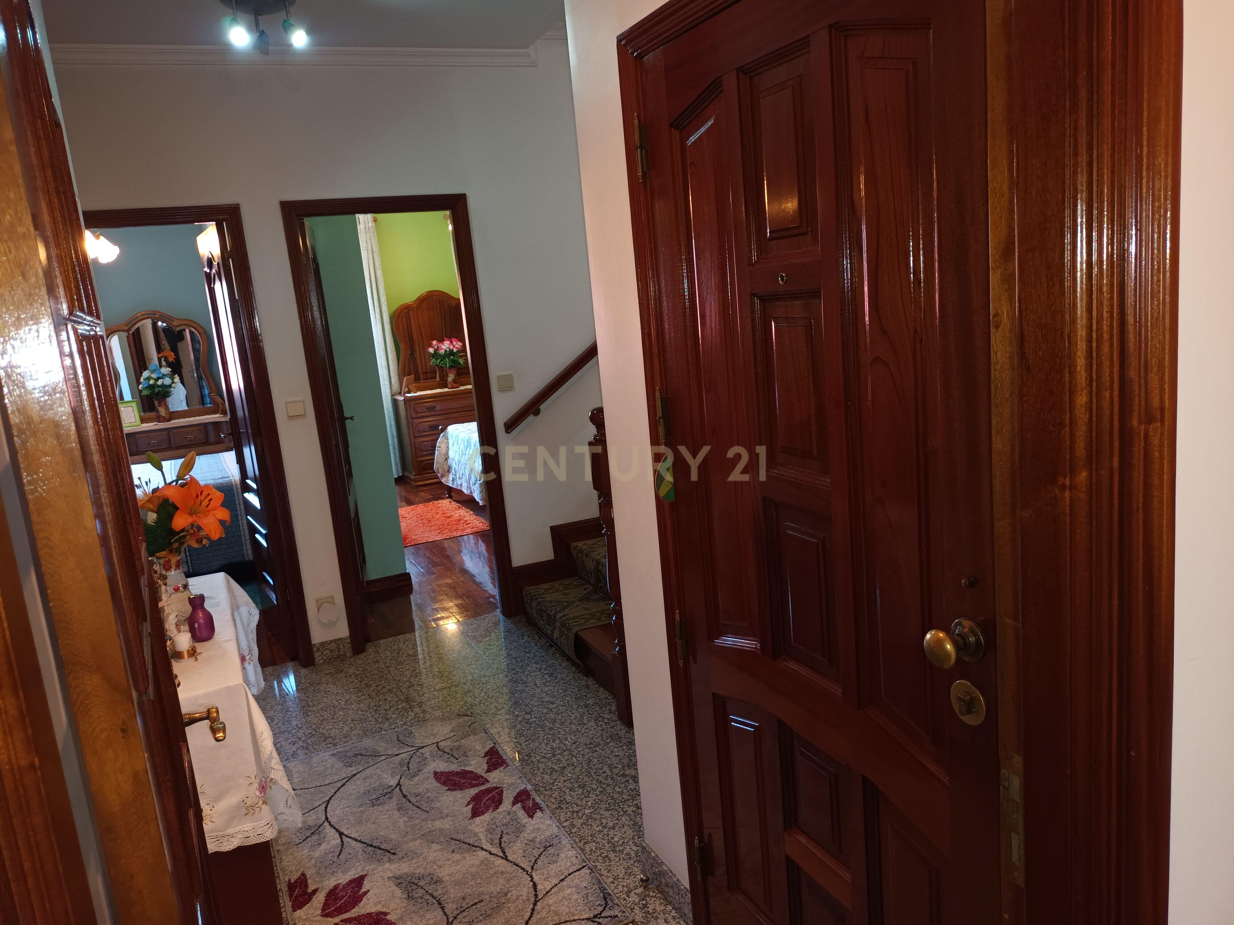 Vende-se apartamento T3 Duplex, zona das Antas, Porto - Image 13