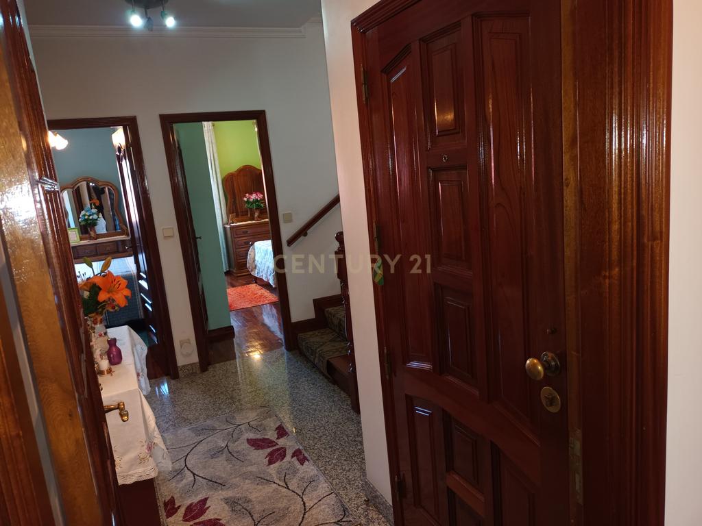 Vende-se apartamento T3 Duplex, zona das Antas, Porto - Image 13