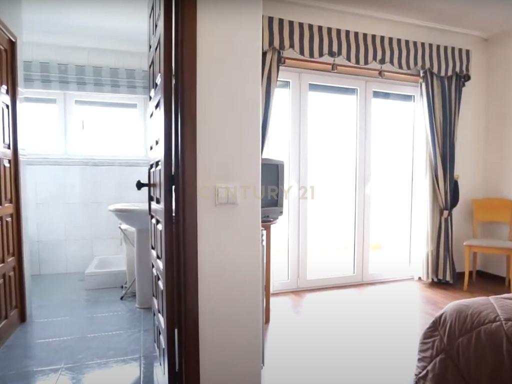 Moradia T4 com piscina - Image 9