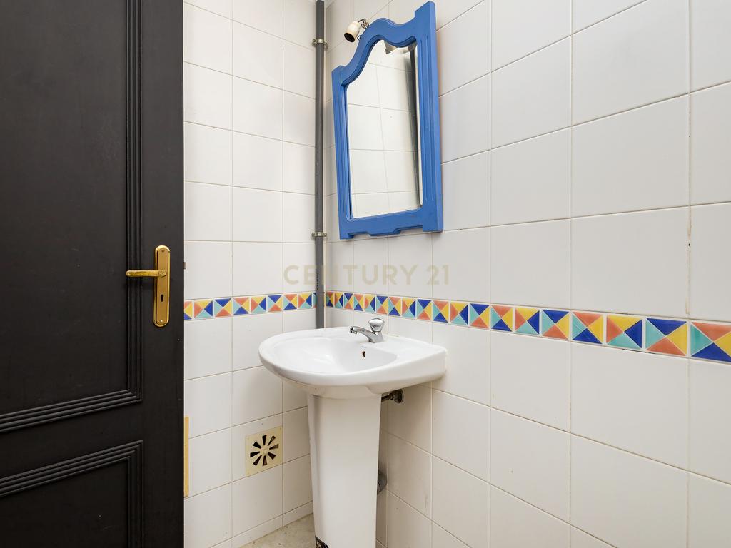 Loja Comercial no Coração de Vilamoura – Oportunidade Imperdível! - Image 12