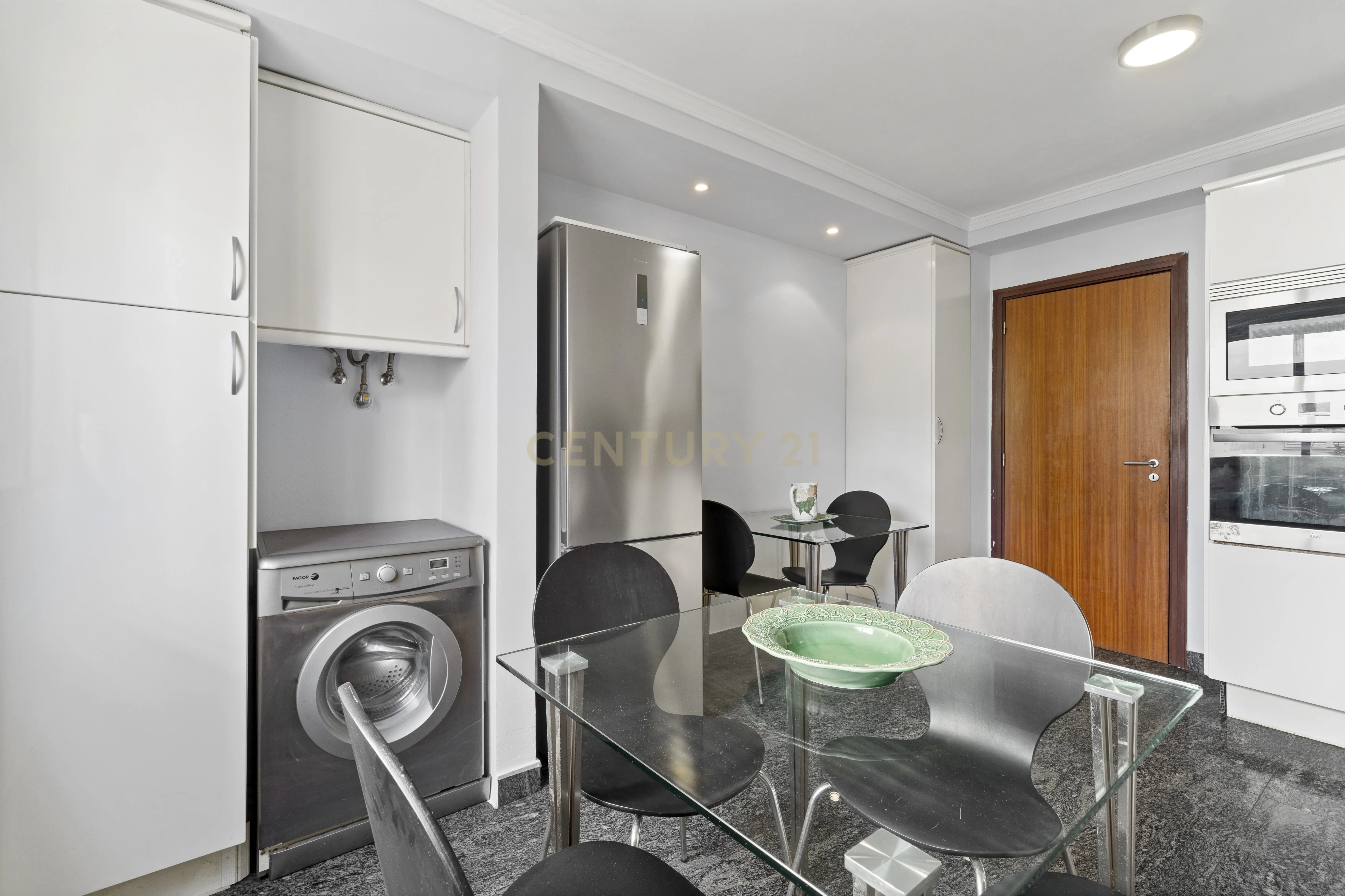 Apartamento T2 à Venda, com Jardim e Vista Mar - Pilar, Funchal - Image 14