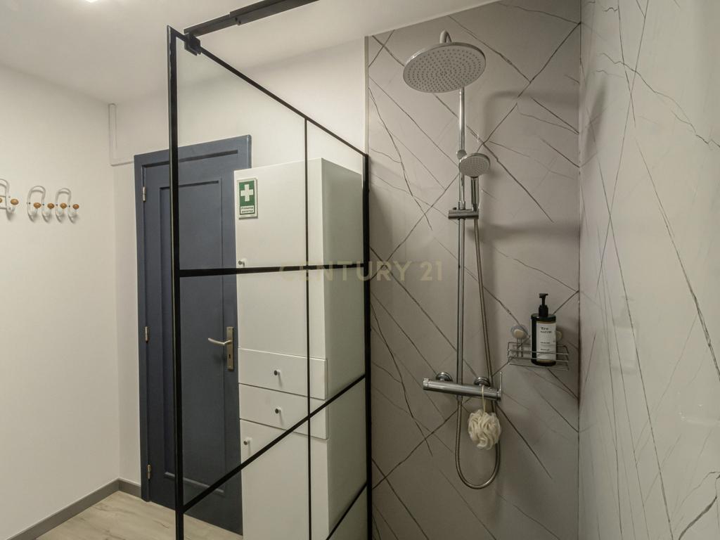 Apartamento T1+1 -Loja Renovada em Machico, Ilha da Madeira - 70m² por 180.000€ - Image 13