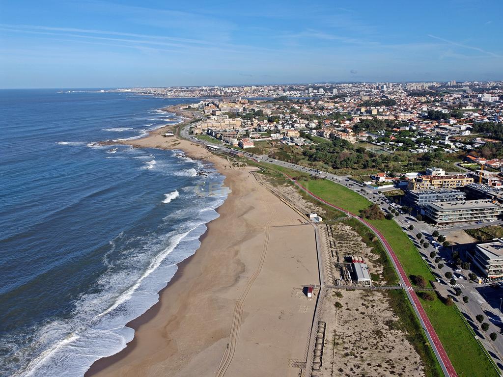 Moradia nova T4+1, de luxo, a escassos metros da Praia de Canidelo - Image 16
