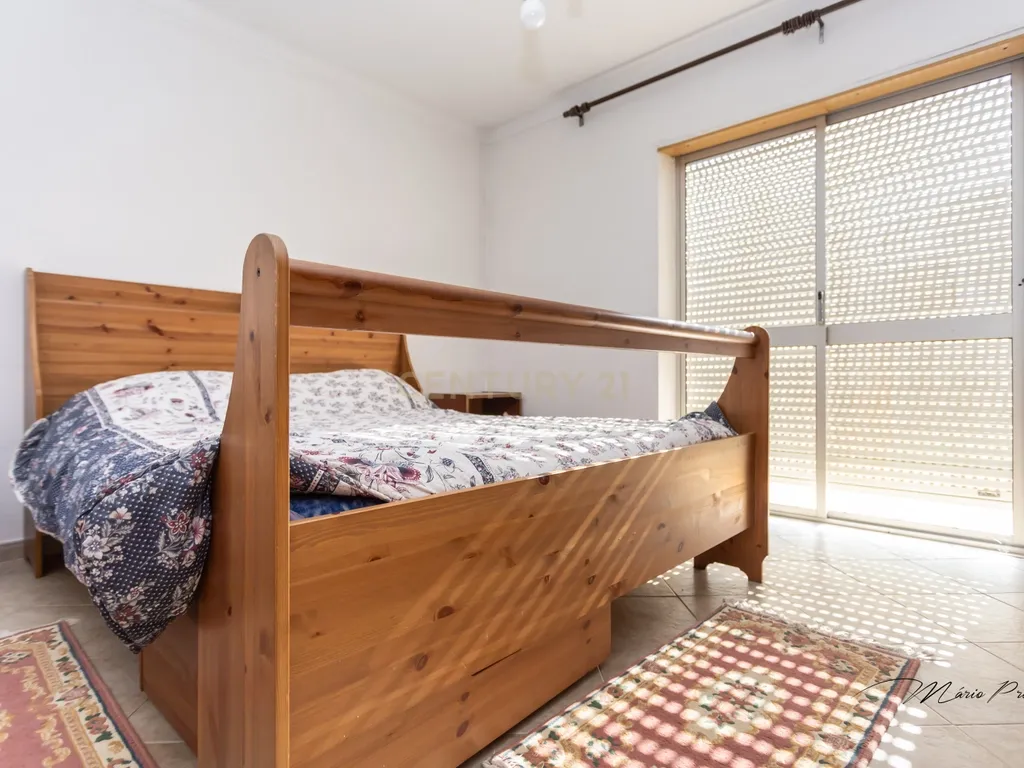 Quinta com Moradia T9 - Santo Isidro de Pegões - Montijo - Image 17