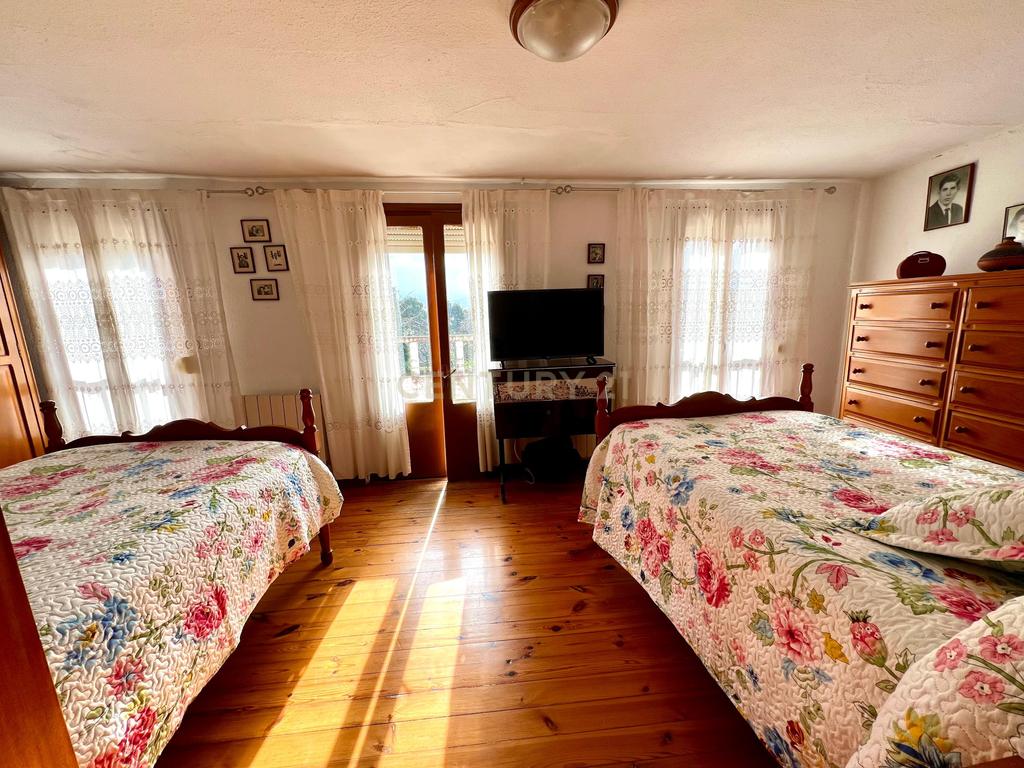 undefined - Image 14