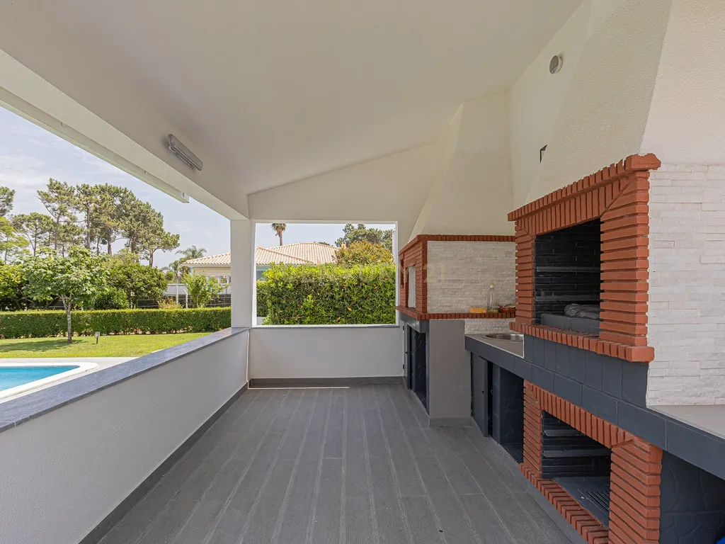 Moradia com piscina, lote com 2086m2 na Verdizela - Image 10