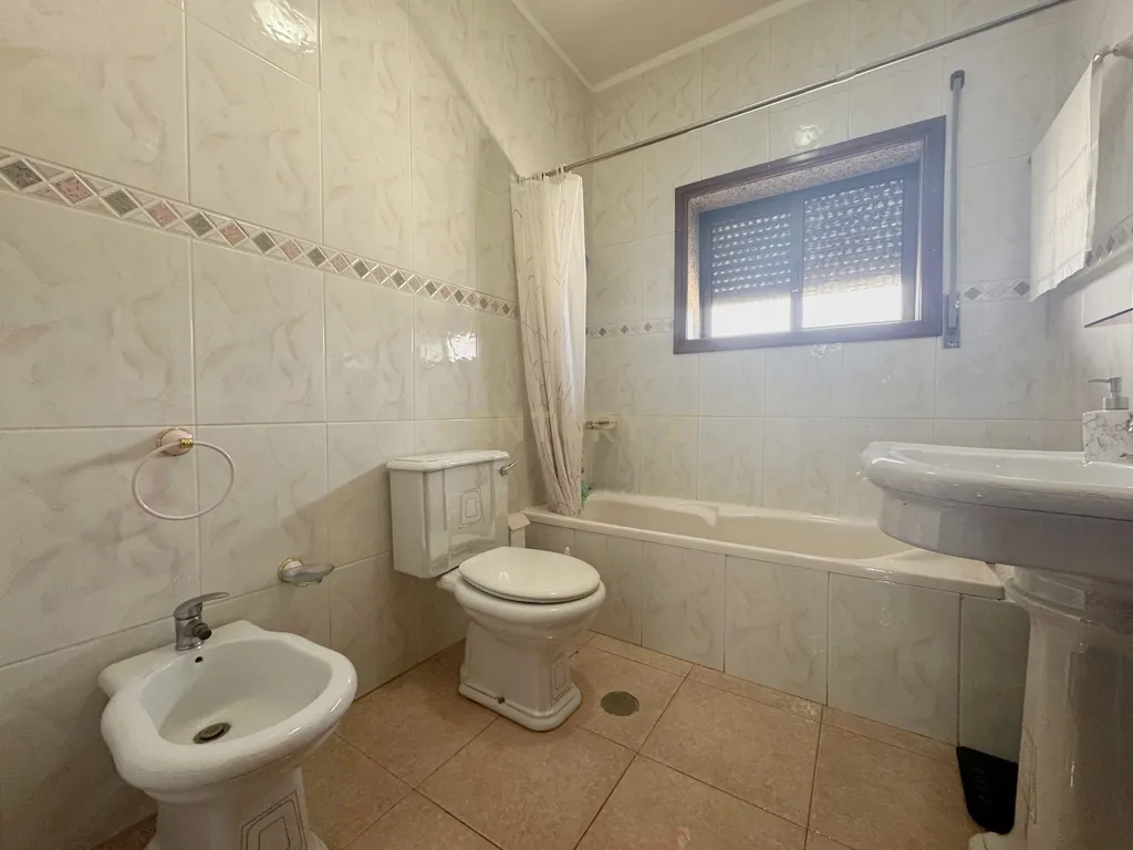 Moradia com 3 Apartamentos com área exterior em Vilela, Paços de Ferreira - Image 41