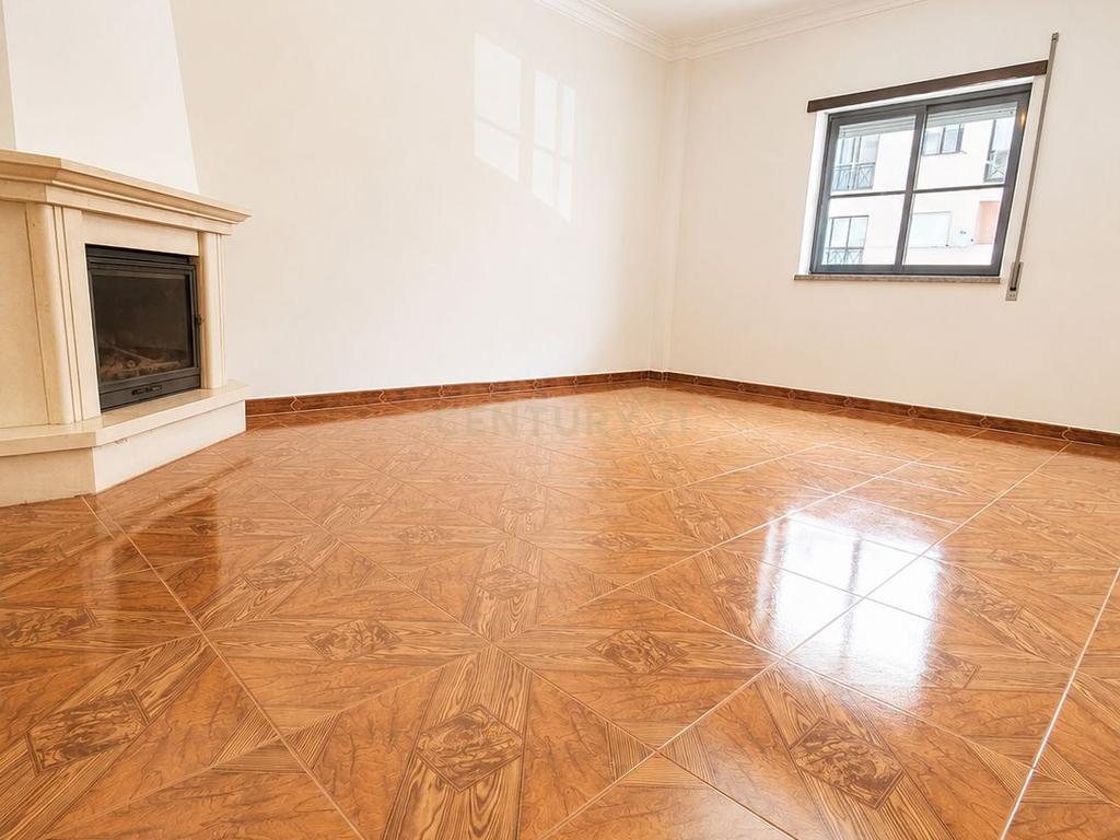 Apartamento T2 em Quinta do Conde, a 5 min Estação comboio da Fertagus - Image 3