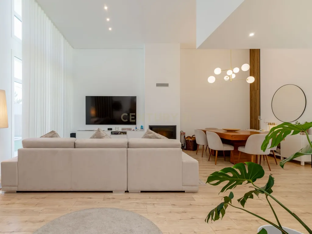 Moradia T4 Térrea de excelência com piscina e casa independente de 50m2 | Quinta da Marquesa - Image 7