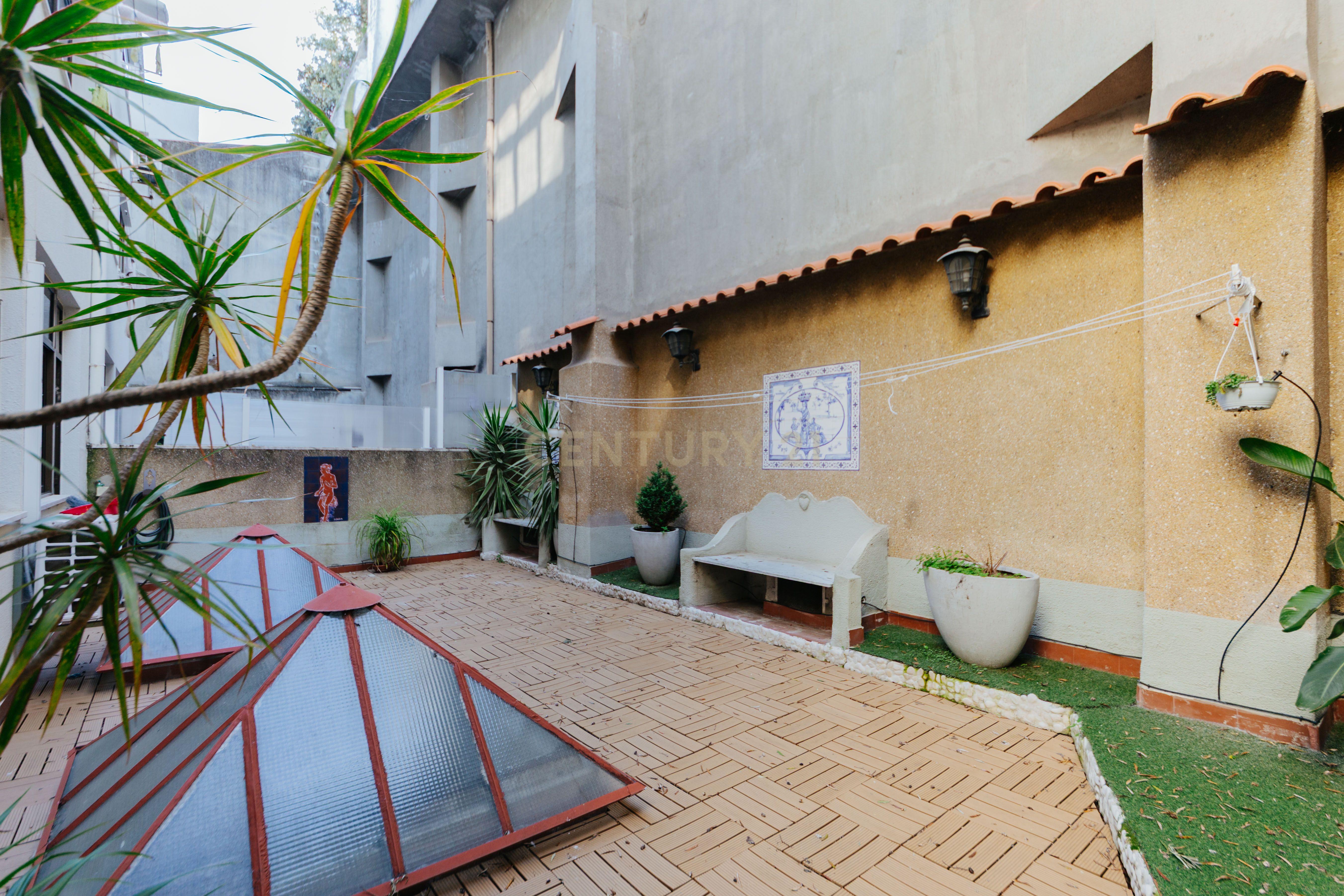 Fotografia 12 de T2+1 com Terraço de 50m², Estacionamento e Localização Premium na Graça / Penha de França
