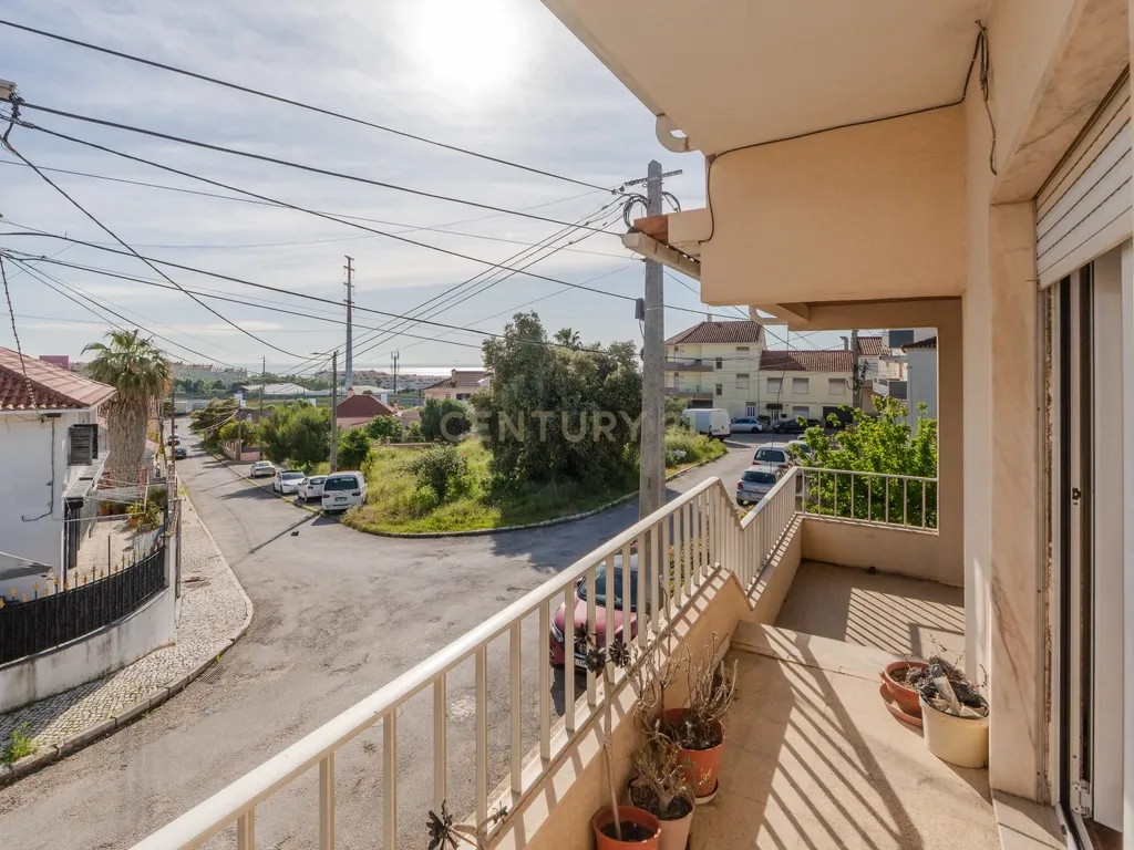Mais do que uma casa: um investimento com visão de futuro na Portela da Azóia! - Image 3