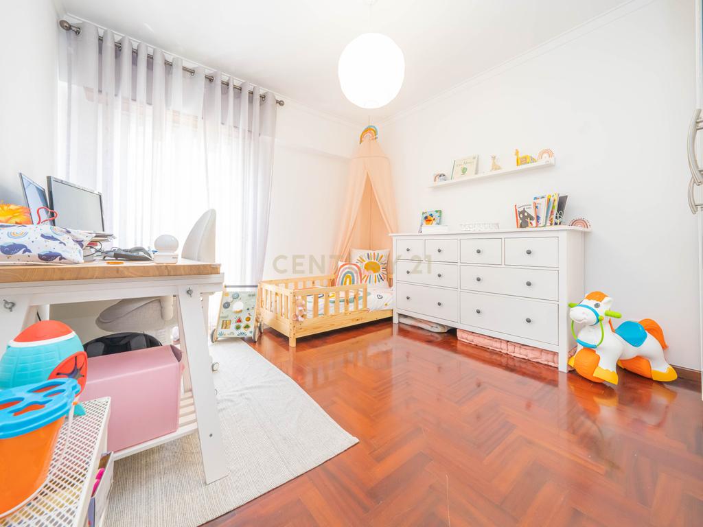Apartamento T2, com Parqueamento e Arrecadação, em Caneças - Image 17