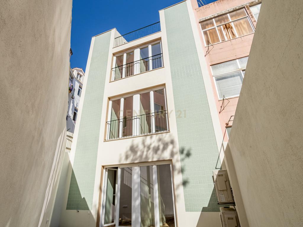 Apartamento T2 NOVO para Venda, em Campolide – Construção de Excelência com Traça Tradicional e Logradouro Privativo - Image 15