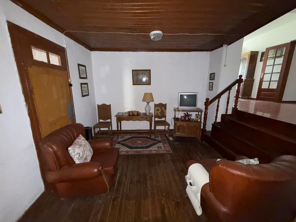 Casa T4 com Jardim e Adega em Vimioso - 53.000€ - Image 30