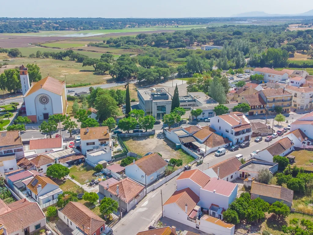 Terrenos Urbanos em Águas de Moura – Excelente Oportunidade para Habitação ou Investimento - Image 23