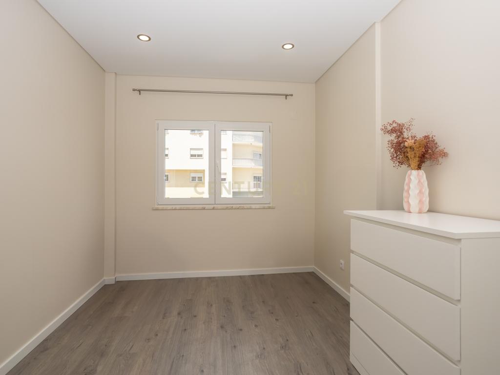 Apartamento T3 Remodelado | Bairro Novo | Seixal - Image 21