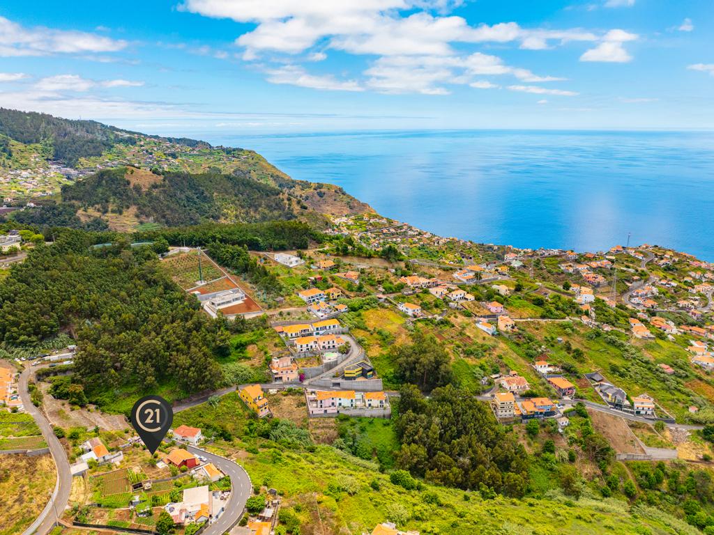 Terreno Urbano com Projeto Aprovado na Tranquila Ribeira Brava - Image 4