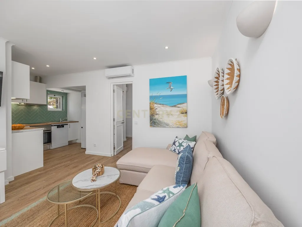 Apartamento Renovado T1 em Quarteira, Loulé - Oportunidade Única! - Image 4