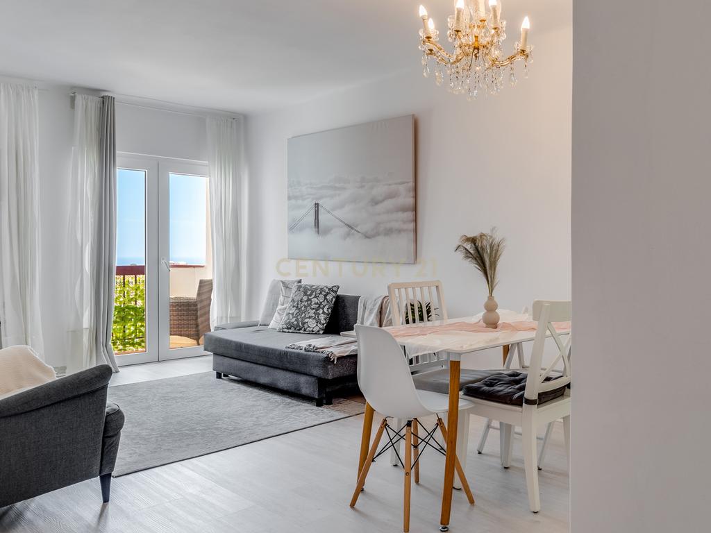 T1 totalmente remodelado, mobilado e equipado, com extraordinária vista panorâmica de 180° sobre o mar - Image 3
