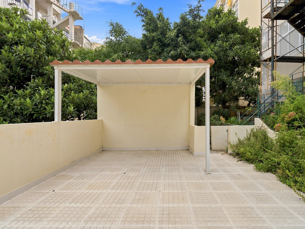 Exclusivo na Penha de França | T3 Totalmente Remodelado com Elevador, Cozinha Equipada e Logradouro Privativo de 41 m² - Image 23