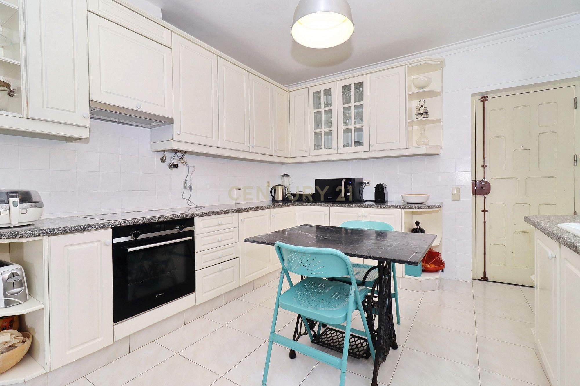 Moradia de Charme em zona residencial Prime, em Santo Amaro de Oeiras - Image 16